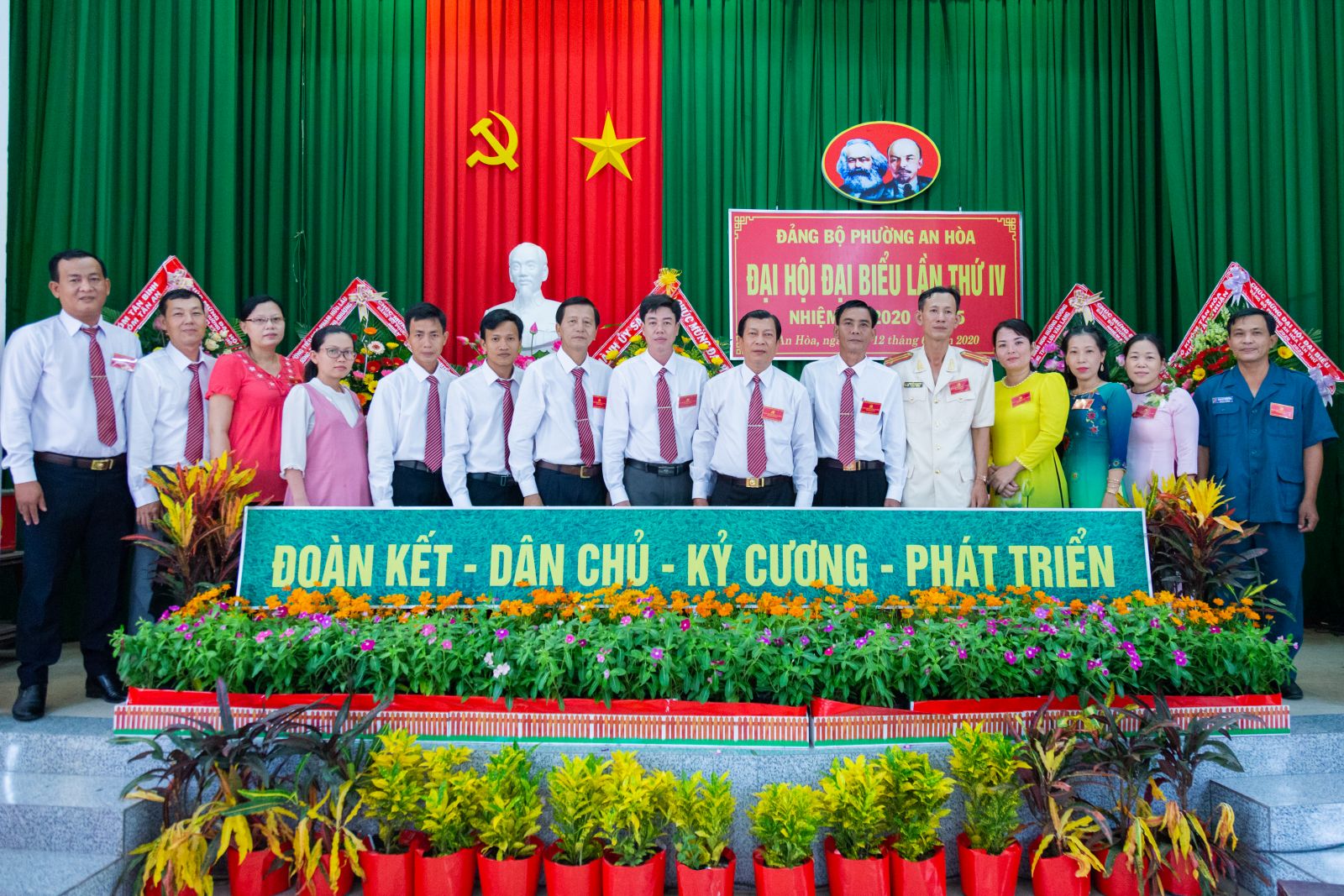 BCH Đảng bộ khóa mới ra mắt