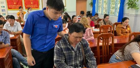 ĐOÀN PHƯỜNG AN HÒA: RA QUÂN HỖ TRỢ ĐĂNG KÝ CẤP THẺ CĂN CƯỚC CHO TRẺ EM DƯỚI 6 TUỔI ĐOÀN PHƯỜNG AN HÒA: RA QUÂN HỖ TRỢ ĐĂNG KÝ CẤP THẺ CĂN CƯỚC CHO TRẺ EM DƯỚI 6 TUỔI